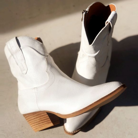 NEW Distressed Pointy Toe Stack Block Heel Western Ankle Booties Boots Off White - Picture 2 of 11